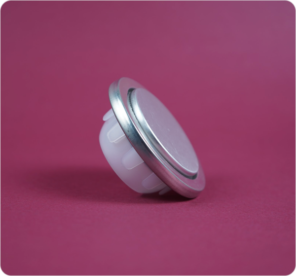 63mm Crimpon with plain aluminium seal Spout Closures - Image 2