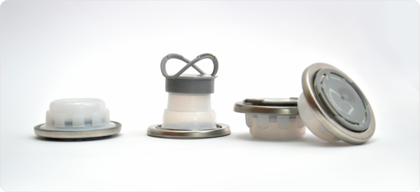 63mm Crimpon Plain Pullout Spout Closures - Image 2